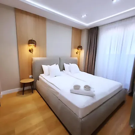 Rooftop Experience, Modern Luxury & Views Apartment Belgrade